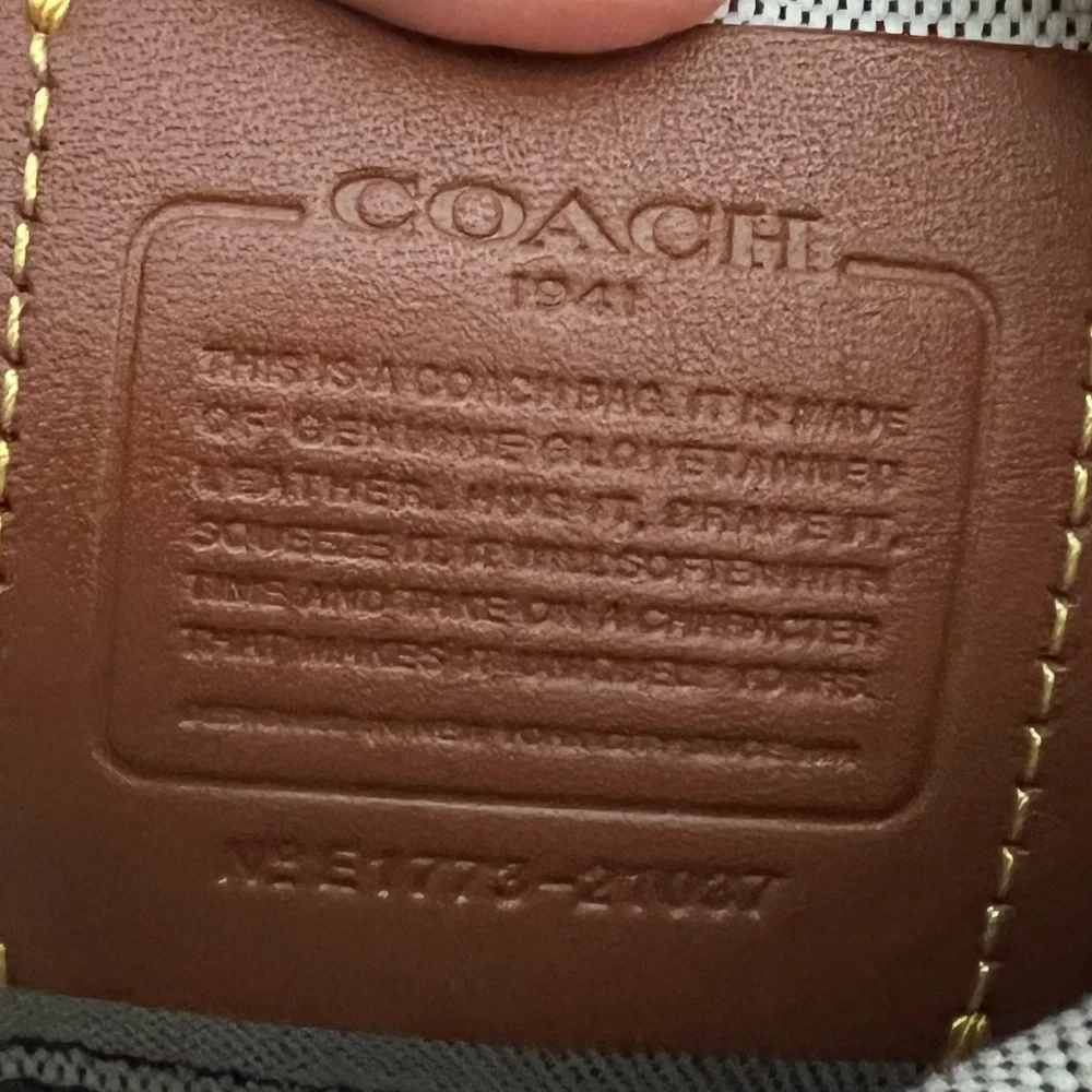 Coach 1941 Tea Rose SoHo crossbody smooth black leather zip top tea roses strap